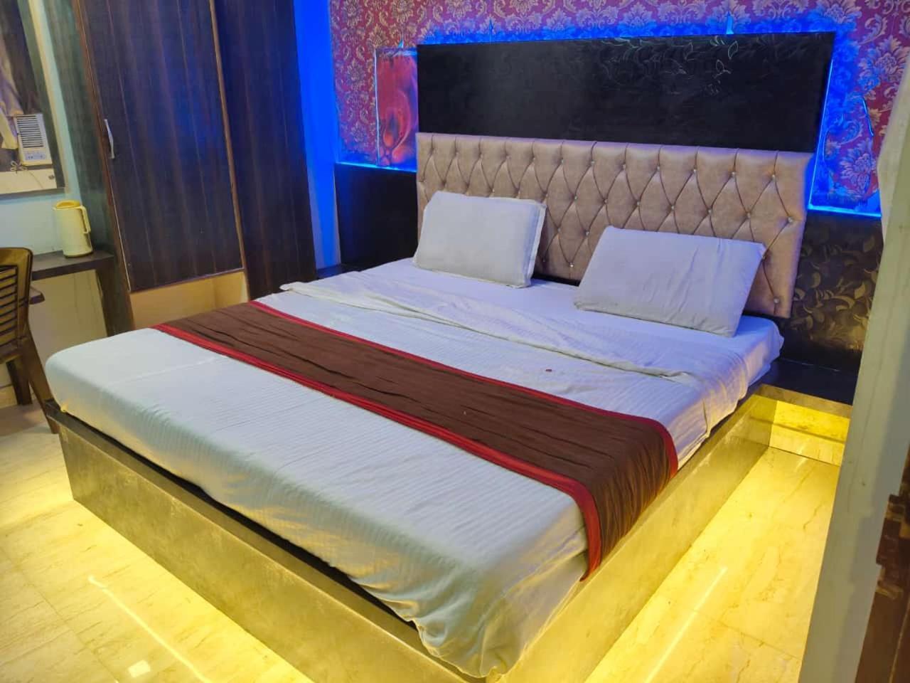 Hotel Park Avenue Lucknow Exterior photo