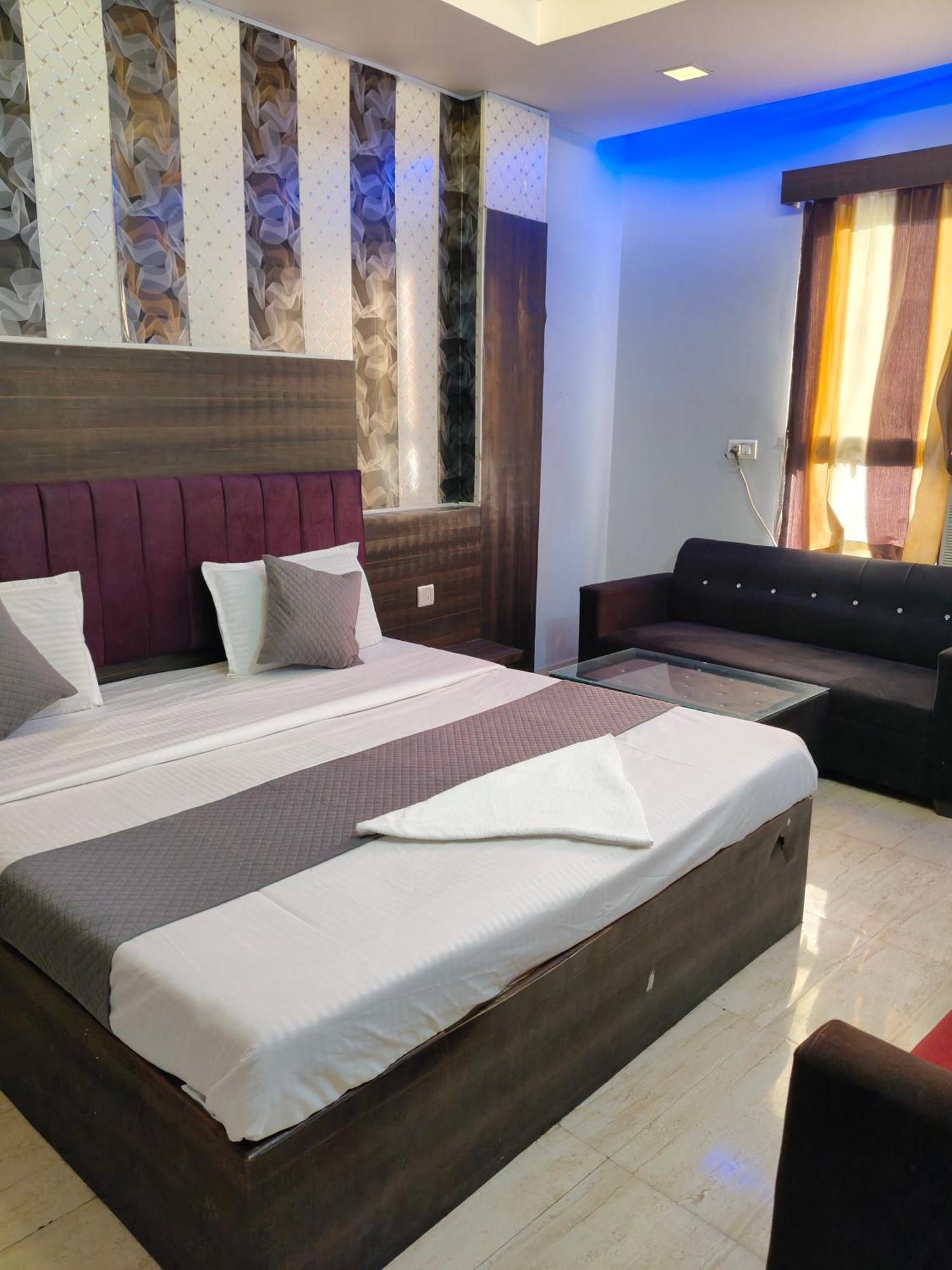 Hotel Park Avenue Lucknow Exterior photo